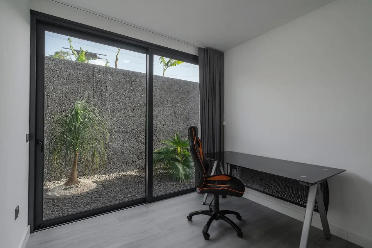 Modern Villa Pool Garden Seaview Ocean Sunset Canico   Canico (Madeira)